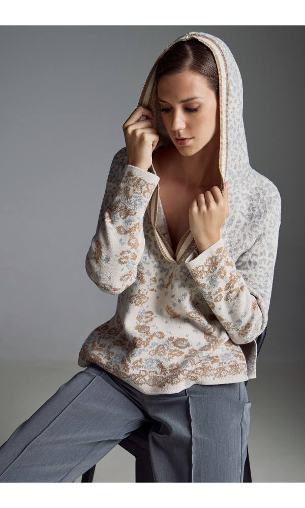 Patterned pullover with hood - 2