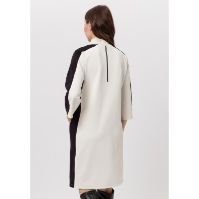 Φόρεμα με ένθετο σε αντίθεση - 4